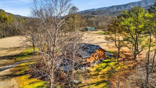 139 Martha McCarter Road, Gatlinburg, TN 37738