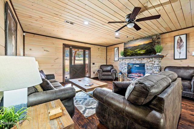 139 Martha McCarter Road, Gatlinburg, TN 37738