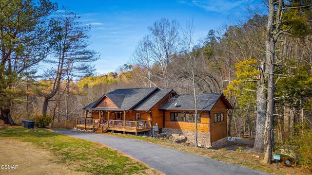 139 Martha McCarter Road, Gatlinburg, TN 37738