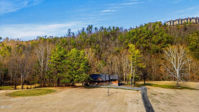 139 Martha McCarter Road, Gatlinburg, TN 37738