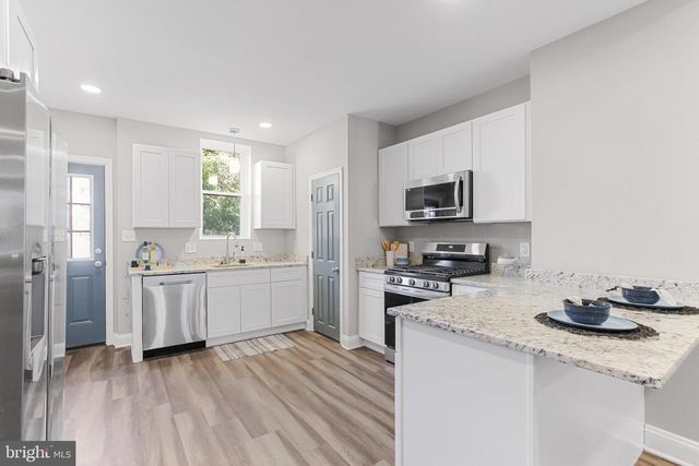 2712 W MOSHER ST, Baltimore, MD 21216