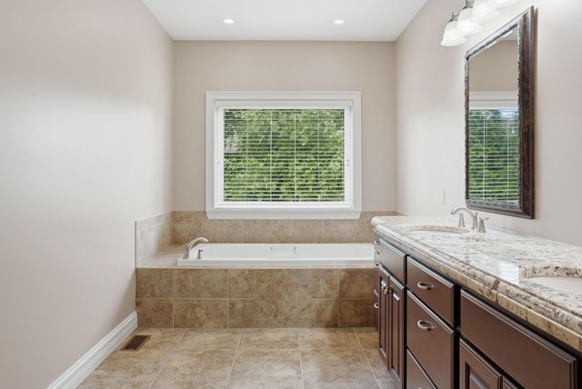 1606 BROOKFIELD MANOR, Columbia, MO 65203