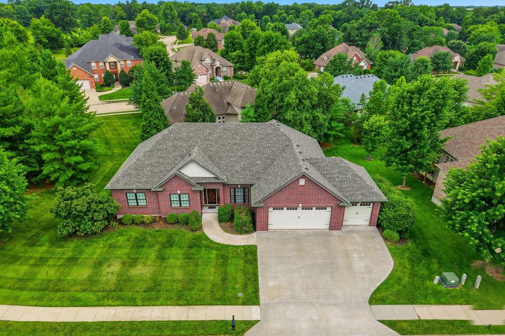 1606 BROOKFIELD MANOR, Columbia, MO 65203
