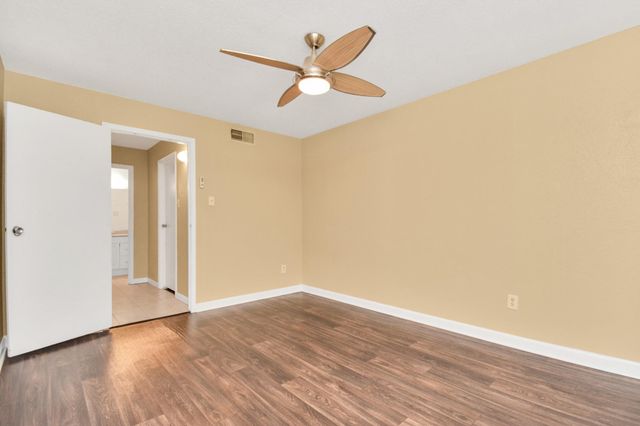 7400 Bellerive Drive 1505, Houston, TX 77036