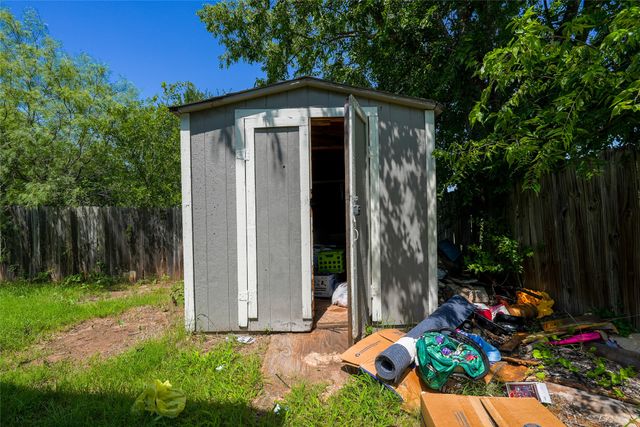 720 Jupiter Avenue, Granbury, TX 76049