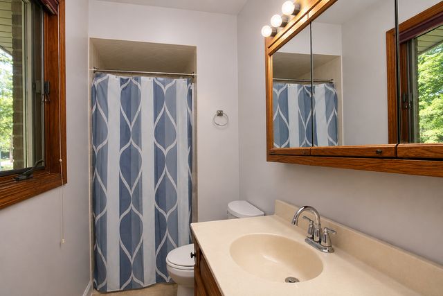 5217 Briarwood Road, Woodstock, IL 60098