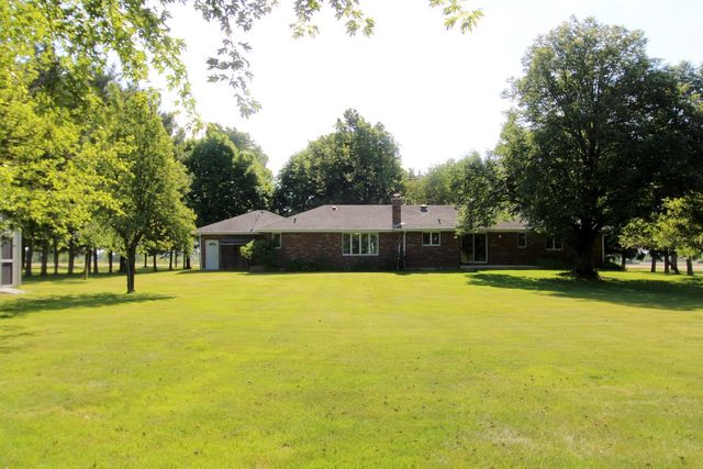 5217 Briarwood Road, Woodstock, IL 60098