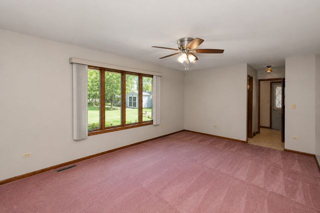 5217 Briarwood Road, Woodstock, IL 60098
