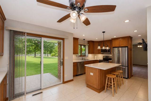5217 Briarwood Road, Woodstock, IL 60098