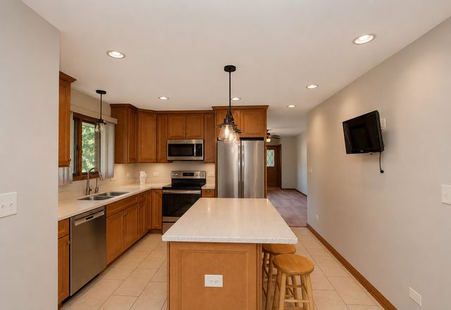 5217 Briarwood Road, Woodstock, IL 60098