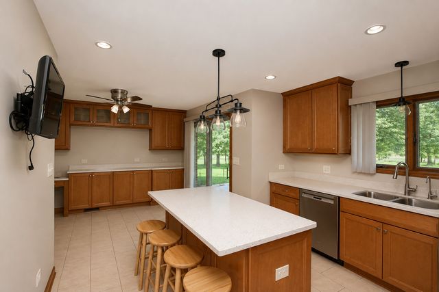 5217 Briarwood Road, Woodstock, IL 60098