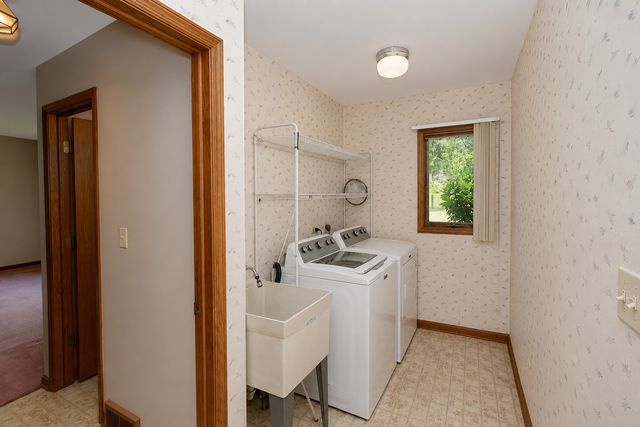 5217 Briarwood Road, Woodstock, IL 60098
