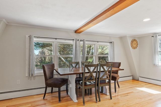 84 Hammond St, Rowley, MA 01969