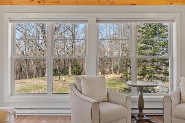 84 Hammond St, Rowley, MA 01969