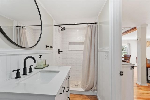 84 Hammond St, Rowley, MA 01969