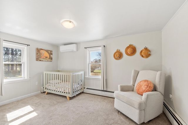 84 Hammond St, Rowley, MA 01969