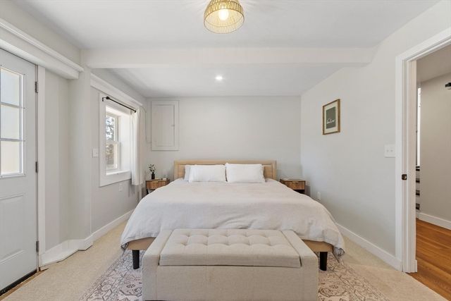84 Hammond St, Rowley, MA 01969