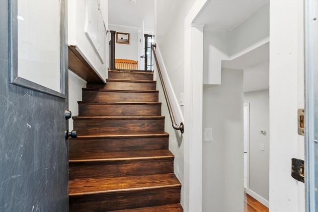 84 Hammond St, Rowley, MA 01969