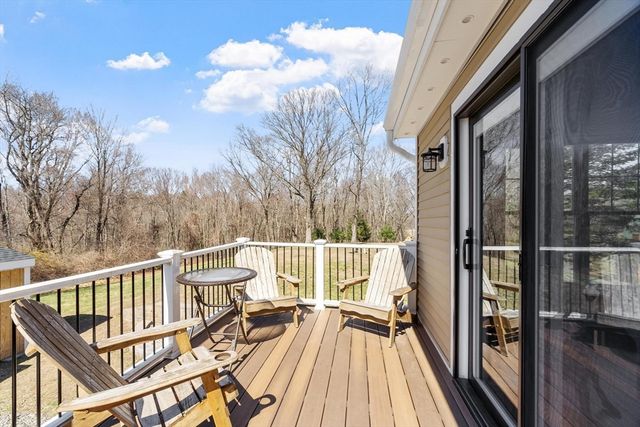 84 Hammond St, Rowley, MA 01969