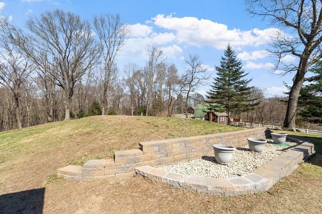 84 Hammond St, Rowley, MA 01969