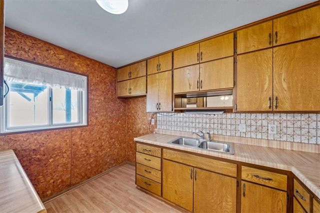 18508 E 8th Street N, Independence, MO 64056