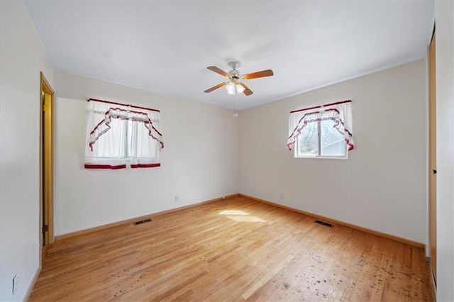 18508 E 8th Street N, Independence, MO 64056