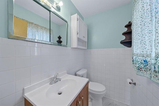 18508 E 8th Street N, Independence, MO 64056