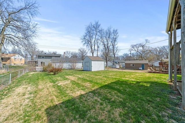18508 E 8th Street N, Independence, MO 64056