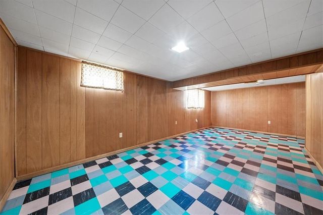 18508 E 8th Street N, Independence, MO 64056