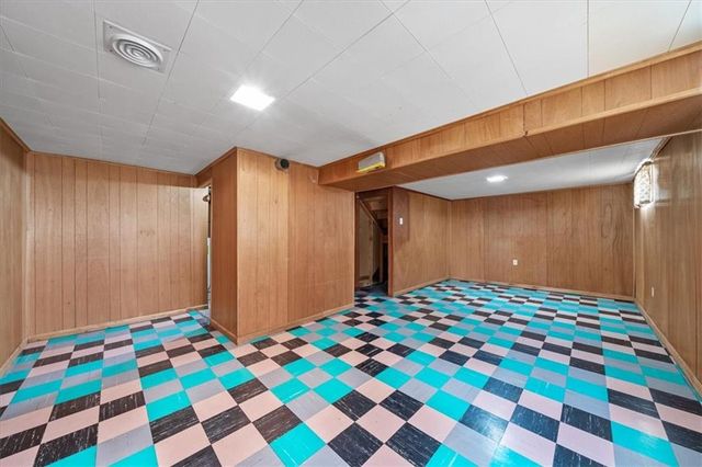 18508 E 8th Street N, Independence, MO 64056