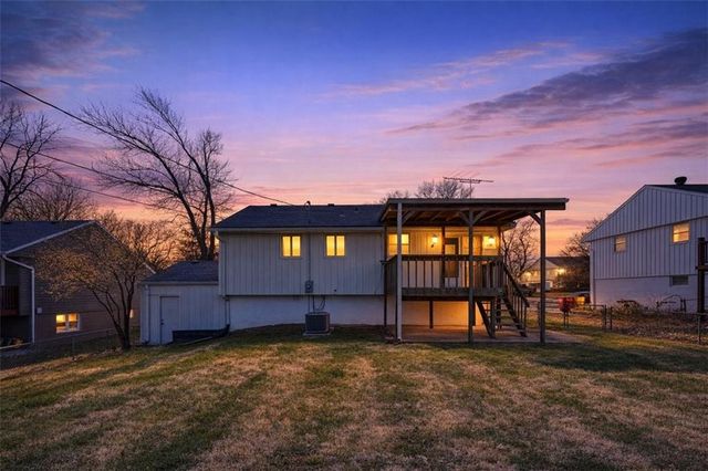 18508 E 8th Street N, Independence, MO 64056