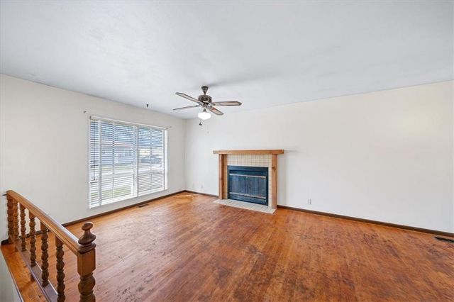 18508 E 8th Street N, Independence, MO 64056