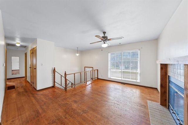 18508 E 8th Street N, Independence, MO 64056