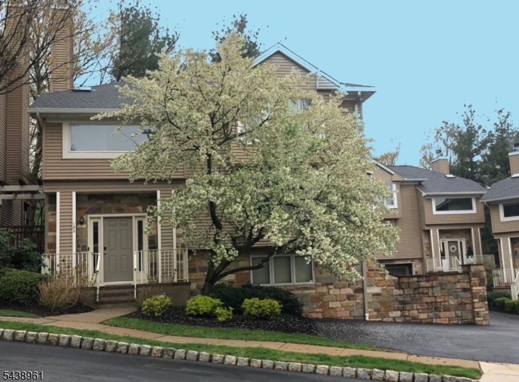 182 Clarken Dr, West Orange Twp., NJ 07052