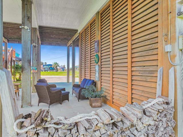 938 Sage Road, Crystal Beach, TX 77650