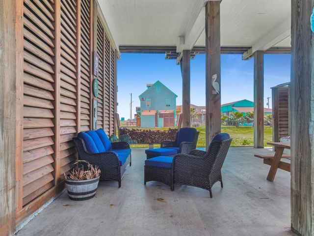 938 Sage Road, Crystal Beach, TX 77650