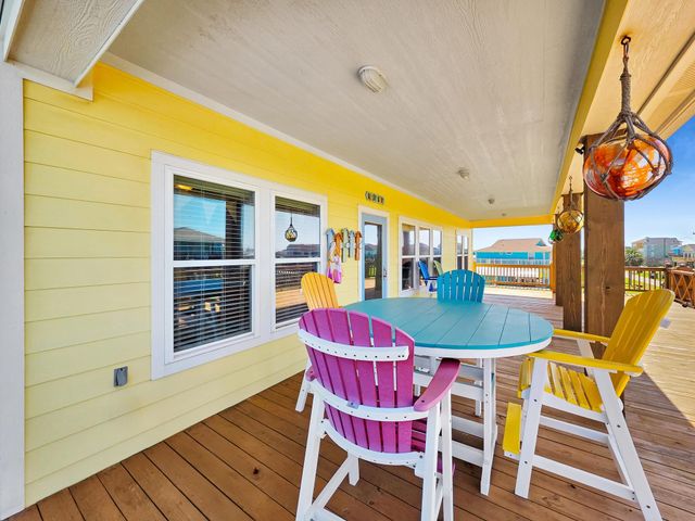 938 Sage Road, Crystal Beach, TX 77650