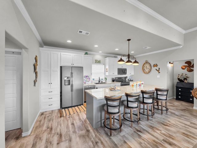 938 Sage Road, Crystal Beach, TX 77650