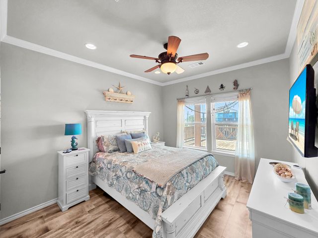 938 Sage Road, Crystal Beach, TX 77650