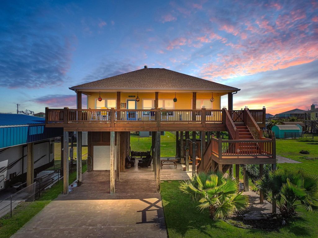 938 Sage Road, Crystal Beach, TX 77650