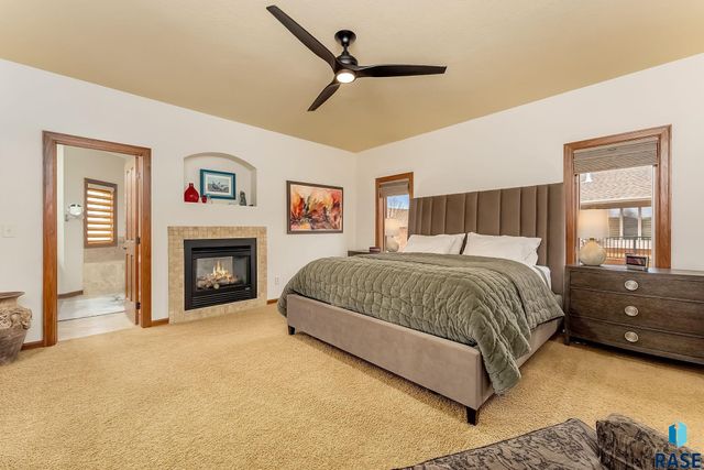 8216 S Seven Oaks Dr Drive, Sioux Falls, SD 57108