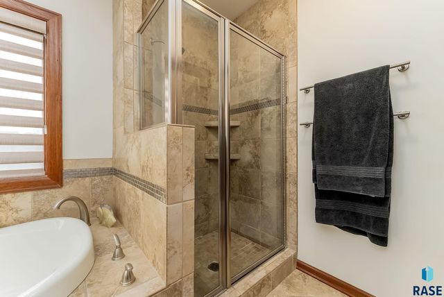 8216 S Seven Oaks Dr Drive, Sioux Falls, SD 57108