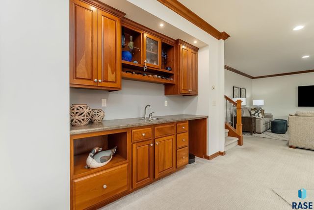 8216 S Seven Oaks Dr Drive, Sioux Falls, SD 57108