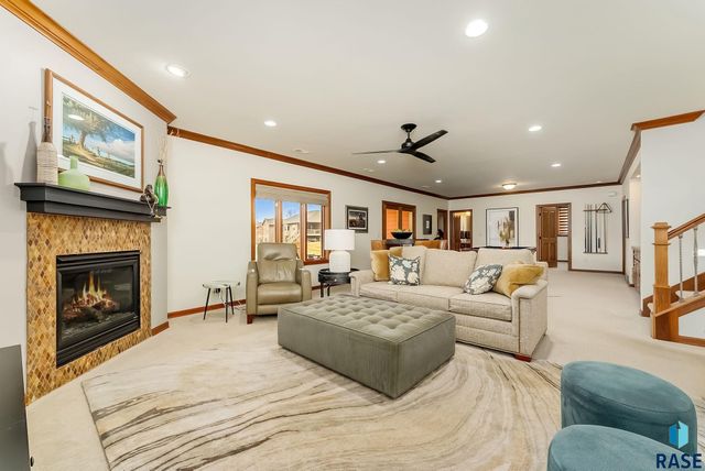 8216 S Seven Oaks Dr Drive, Sioux Falls, SD 57108