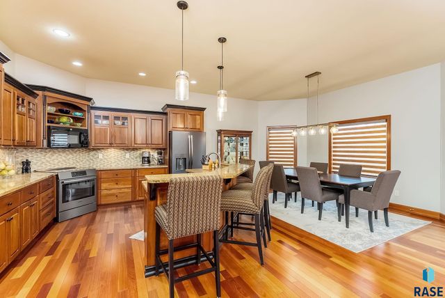 8216 S Seven Oaks Dr Drive, Sioux Falls, SD 57108