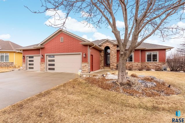8216 S Seven Oaks Dr Drive, Sioux Falls, SD 57108