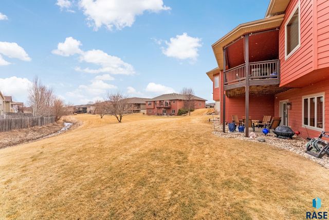 8216 S Seven Oaks Dr Drive, Sioux Falls, SD 57108