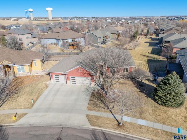 8216 S Seven Oaks Dr Drive, Sioux Falls, SD 57108