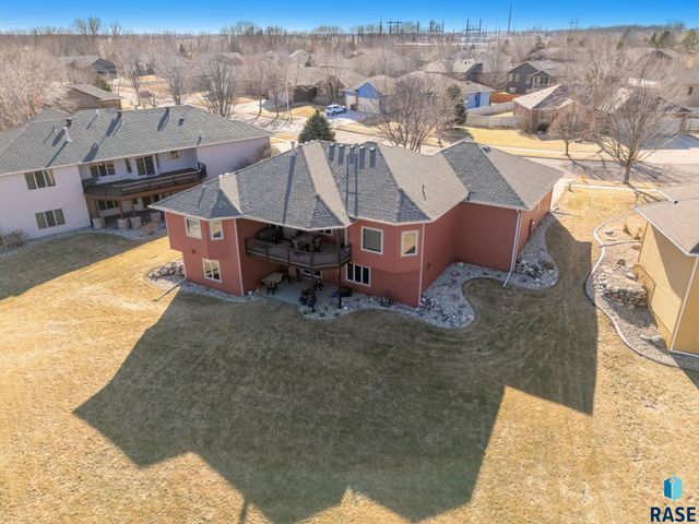 8216 S Seven Oaks Dr Drive, Sioux Falls, SD 57108