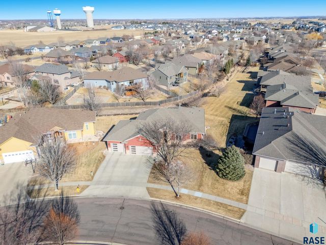 8216 S Seven Oaks Dr Drive, Sioux Falls, SD 57108